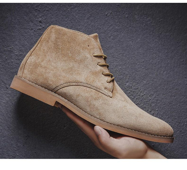 Men's fashion boots in brown leather, stylish and comfortable for everyday wear.