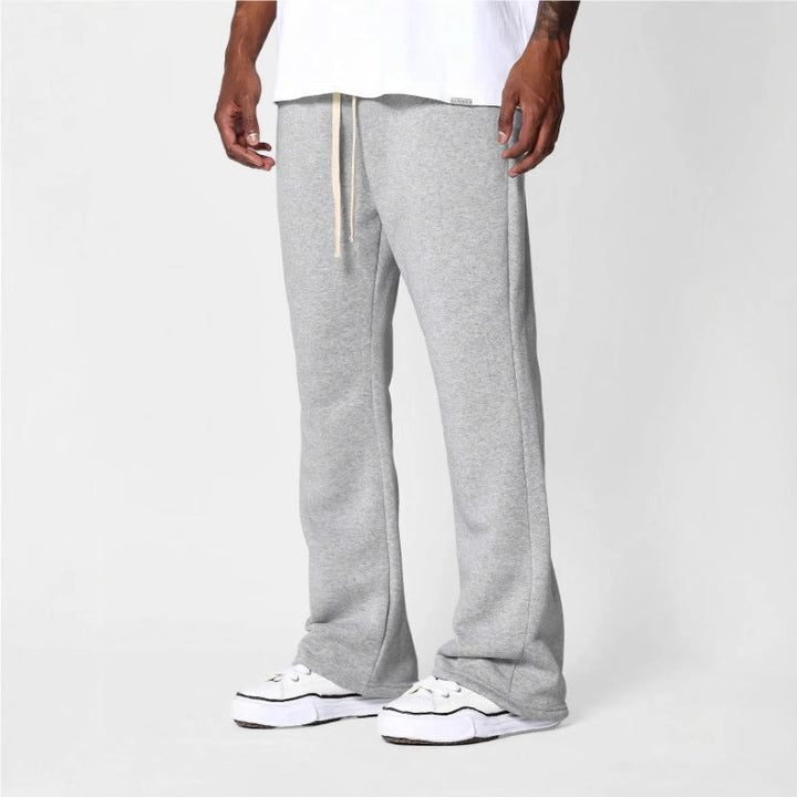 Men's flared sweatpants in a relaxed fit, perfect for stylish everyday loungewear and ultimate comfort.