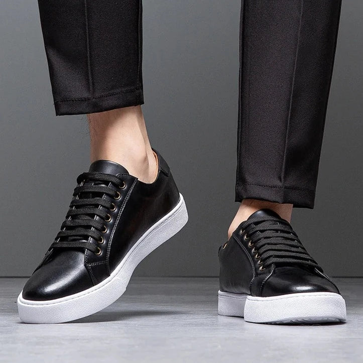 Comfortable men's formal sneakers, perfect for everyday wear.