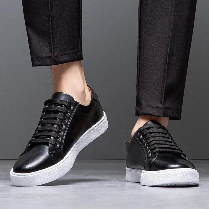 Comfortable men's formal sneakers, perfect for everyday wear.