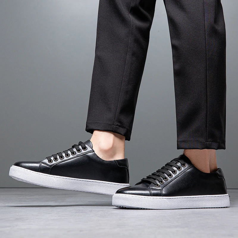 Stylish men's low-top trainers, lace-up for a smart casual look.