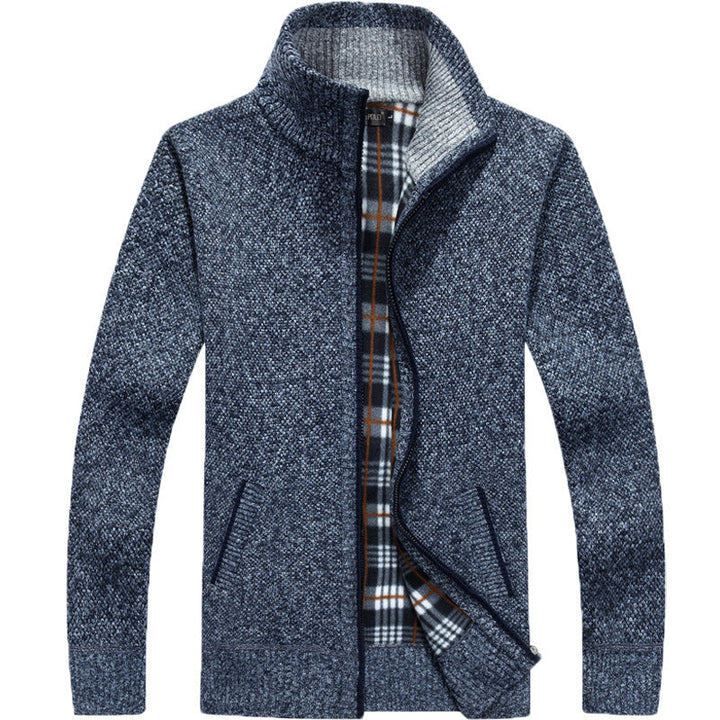 Men's jacket with full zip and detailed plaid lining, providing warmth and comfort.