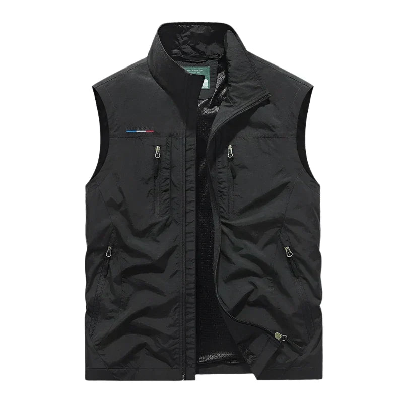 Lightweight men's sleeveless jacket, full zip, ideal for outdoor activities & travel.
