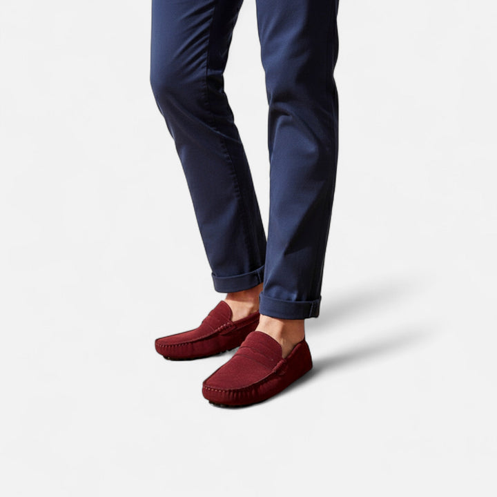 Elegant men's handmade loafers in premium leather, perfect for a sophisticated, stylish look. Heritage design.