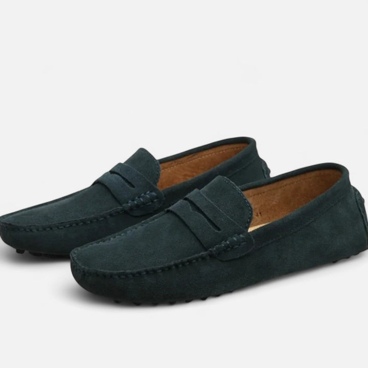 Sophisticated men's casual loafers, handmade for a refined look. Effortless slip-on footwear for any occasion.