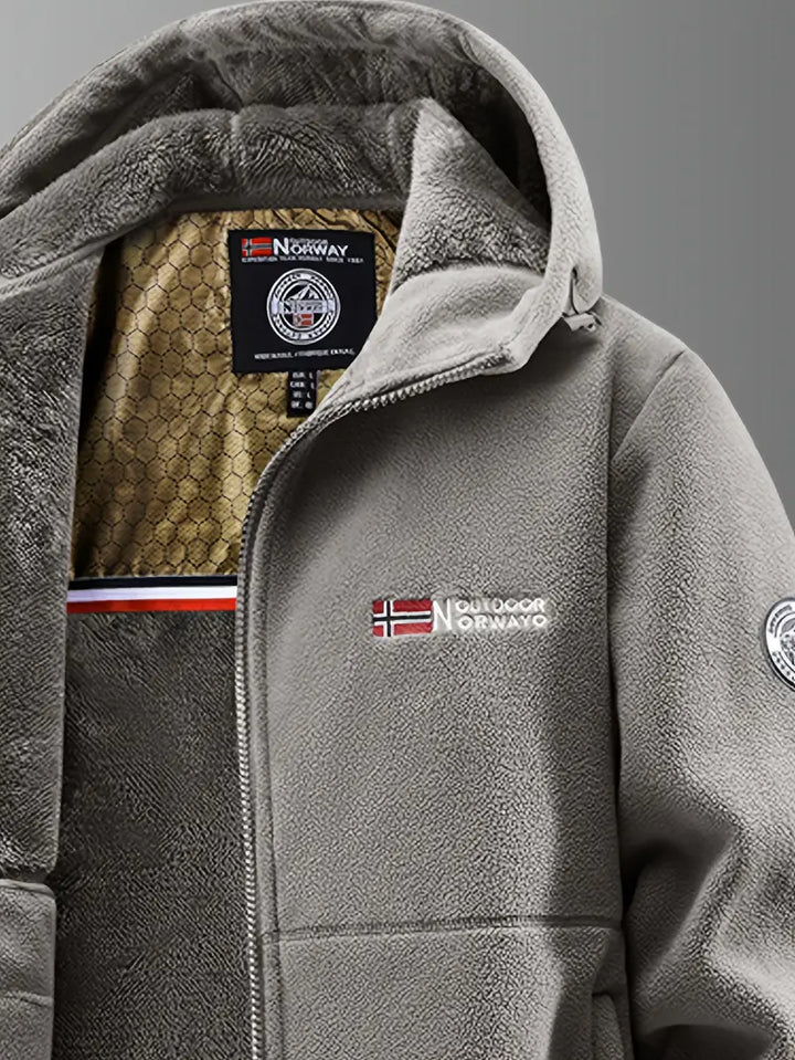 Stylish casual jacket for men, featuring a durable outer shell and warm fleece.