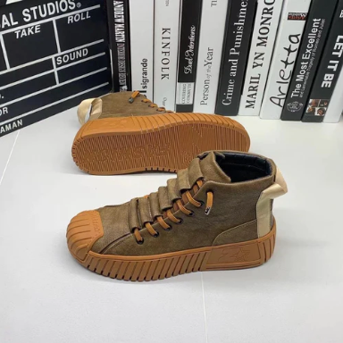 Black men's shoes: height enhancing boots with integrated posture support, perfect for stylish everyday wear.