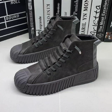 Fashionable men's boots: height increasing, posture improving, and durable for everyday casual wear.