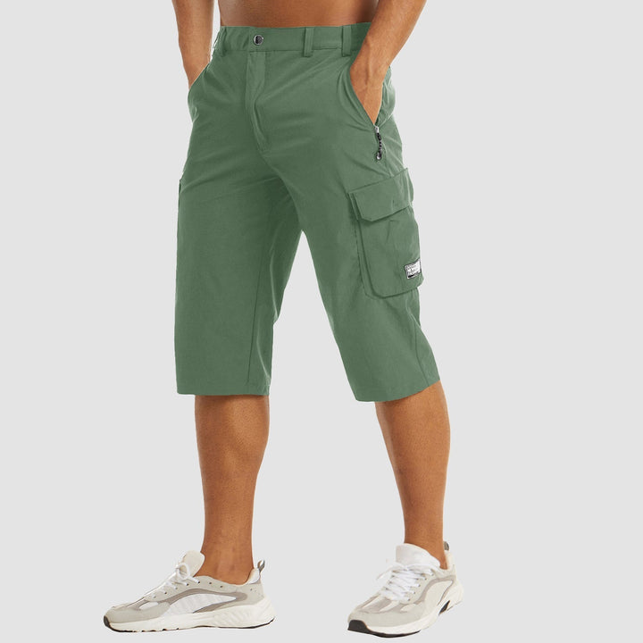 Everyday men's knee-length cargo shorts, multi-pocket design for casual summer comfort and style.