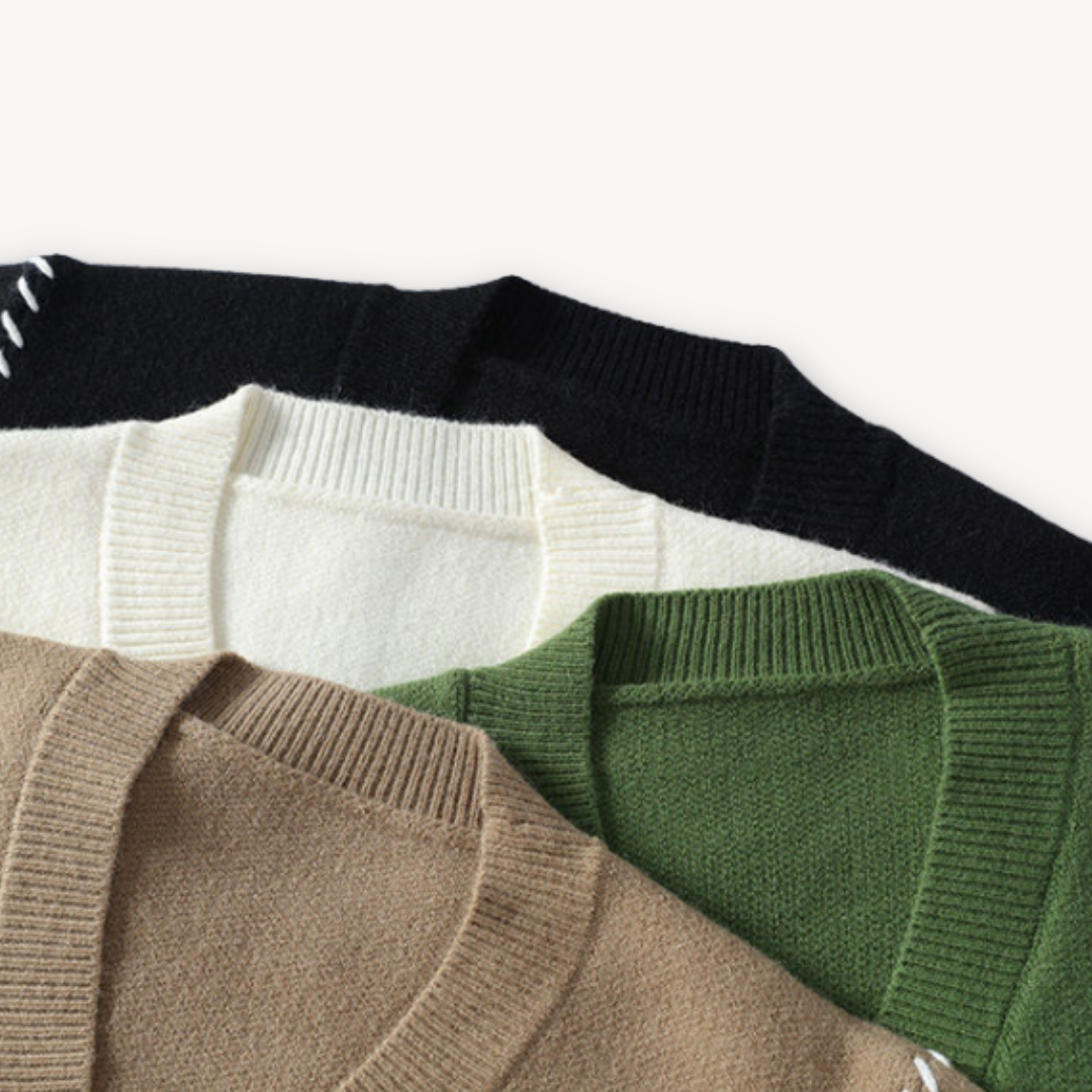 Cozy knitted men's long-sleeve cardigan sweater, ideal for autumn layering and casual wear.