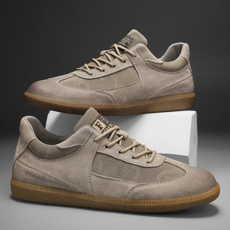 Men's lace-up low top casual sneakers with breathable design, comfortable for everyday wear. Stylish and modern men's shoes.