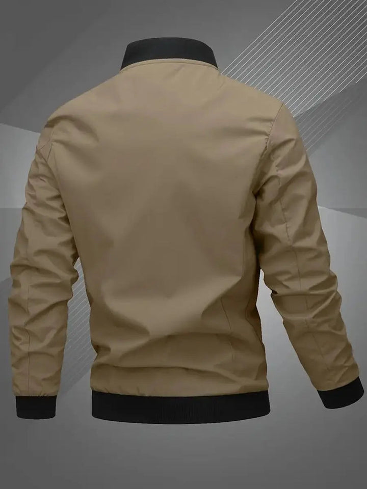 Men's casual bomber jacket, lightweight zip-up design, suitable for various occasions.