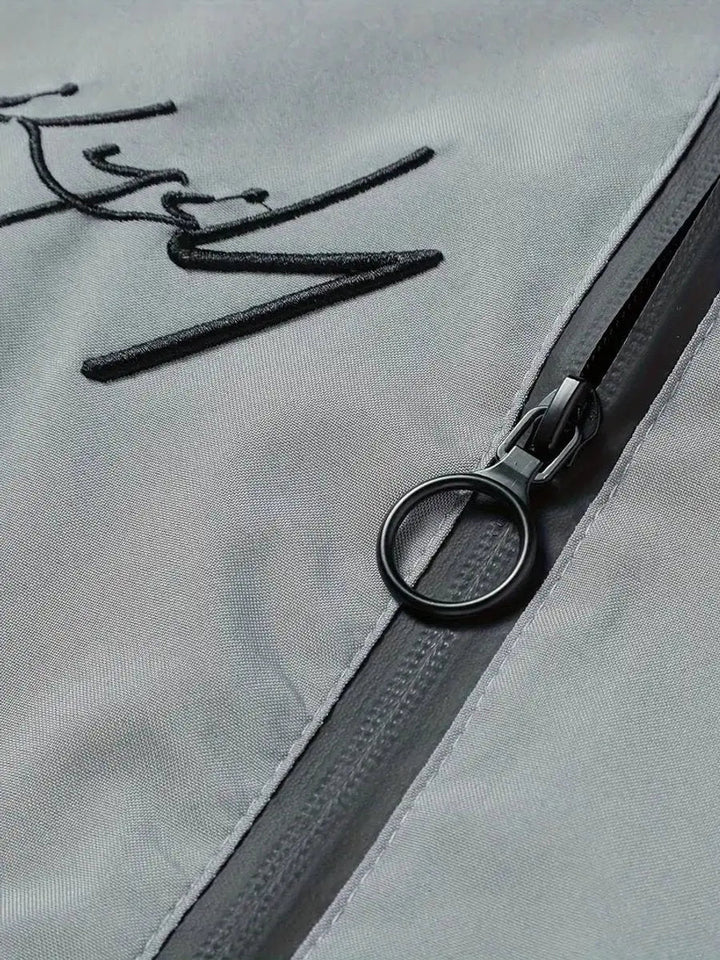 Stylish men's casual bomber jacket with baseball collar & zip, great for smart casual looks.