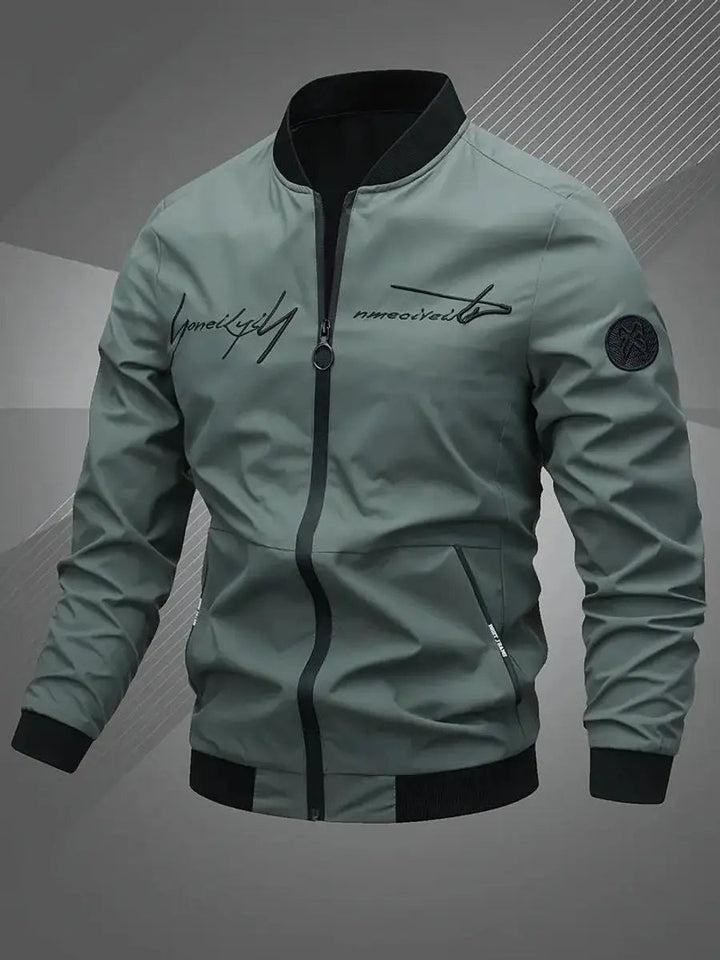 Versatile men's lightweight bomber jacket with baseball collar, ideal for smart casual outfits.