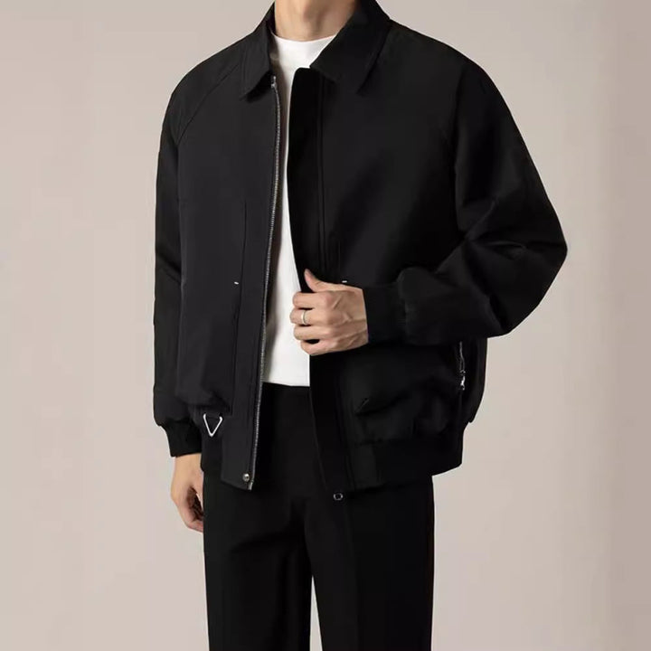 Comfortable men's lightweight bomber jacket for versatile casual style. Perfect for spring and autumn.