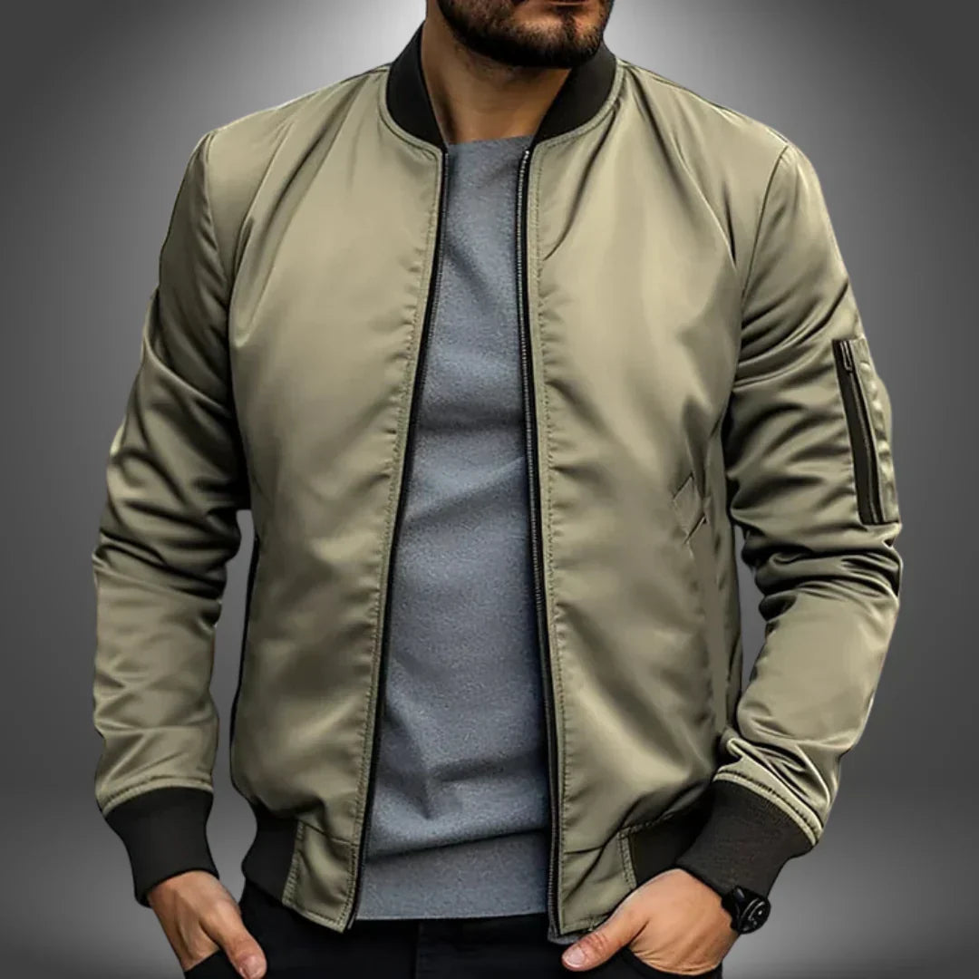 Casual men's zipper bomber jacket, a lightweight outerwear piece, great for spring and autumn fashion.