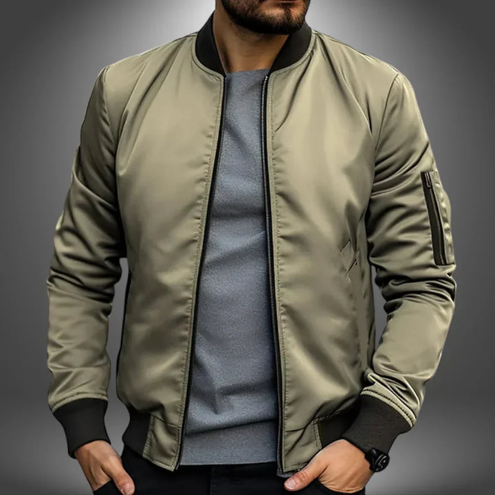 Casual men's zipper bomber jacket, a lightweight outerwear piece, great for spring and autumn fashion.