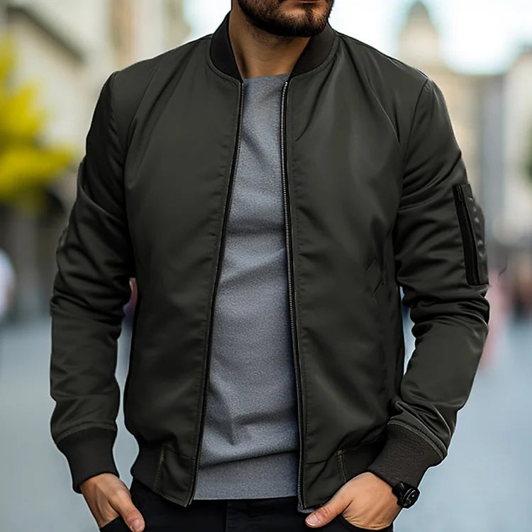 Casual men's bomber jacket, a lightweight outerwear essential for effortless spring & autumn style. Versatile menswear.