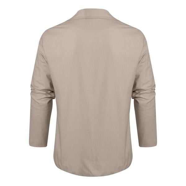 Versatile men's lightweight jacket for diverse outfits.