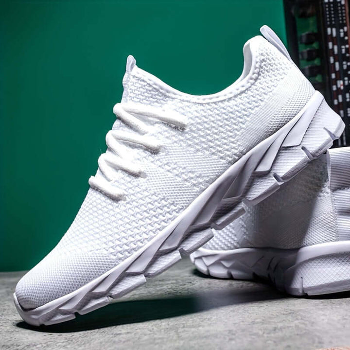 Sporty style men's lightweight knitted running shoes, modern athletic footwear for comfort & performance.