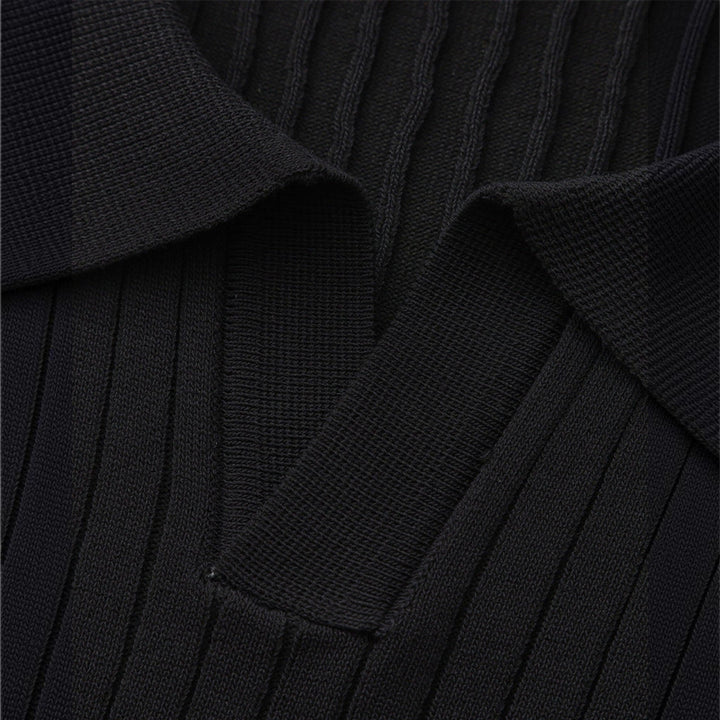 Classic lightweight men's polo, great for comfortable & stylish summer fashion.