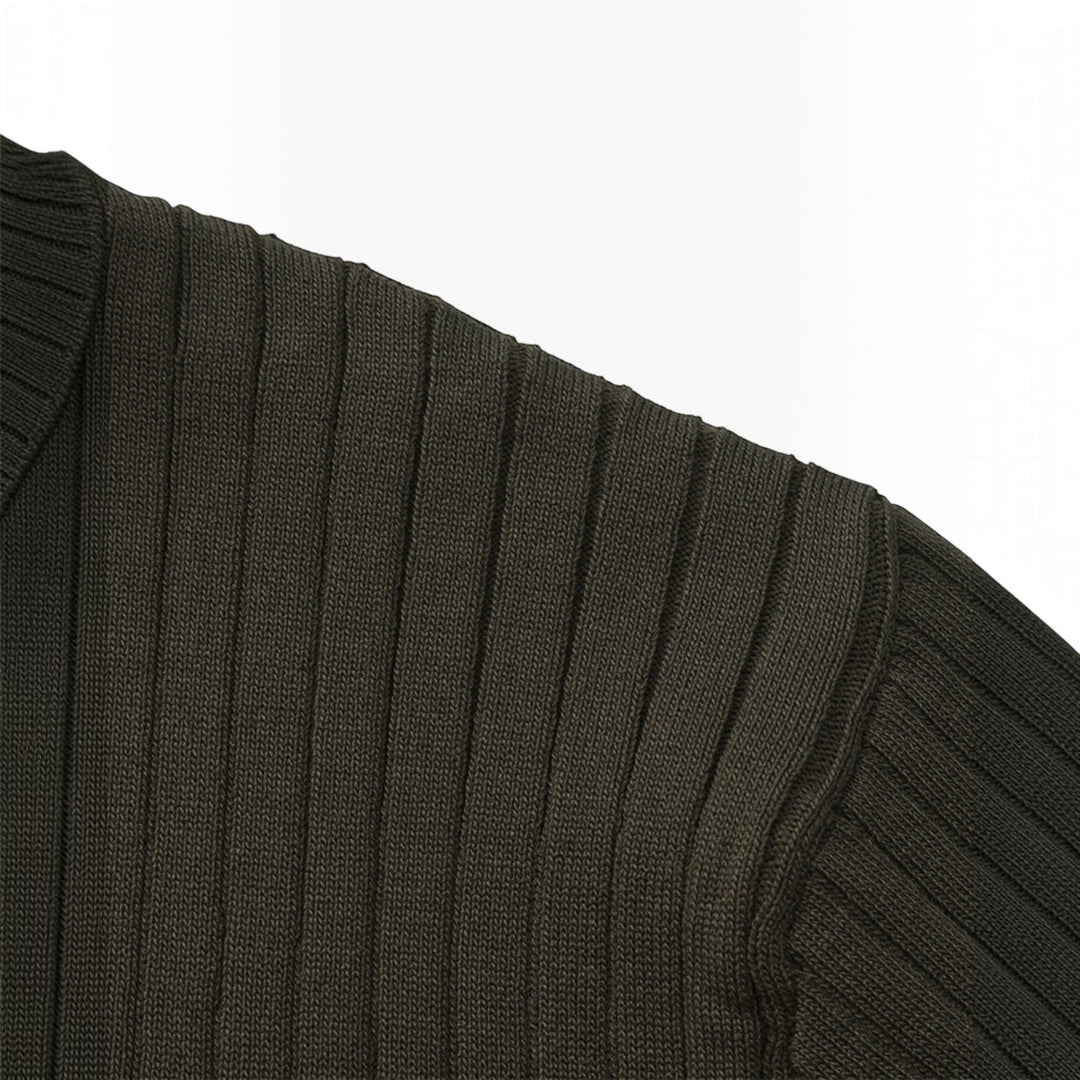 Comfortable lightweight men's polo for a stylish & versatile summer look.