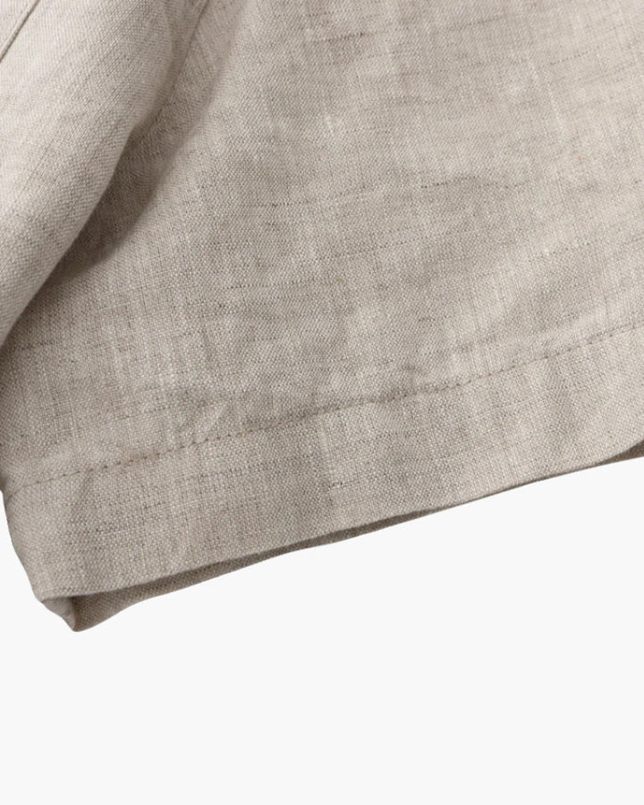 Lightweight & comfortable men's short sleeve shirt, perfect for hot summer days and casual style.