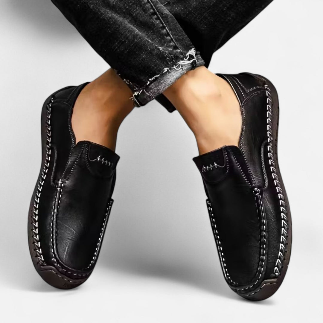Men's fashion slip-on footwear, lightweight design for effortless style and comfort.
