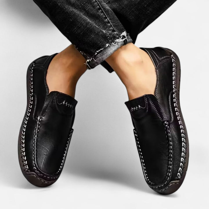 Men's fashion slip-on footwear, lightweight design for effortless style and comfort.