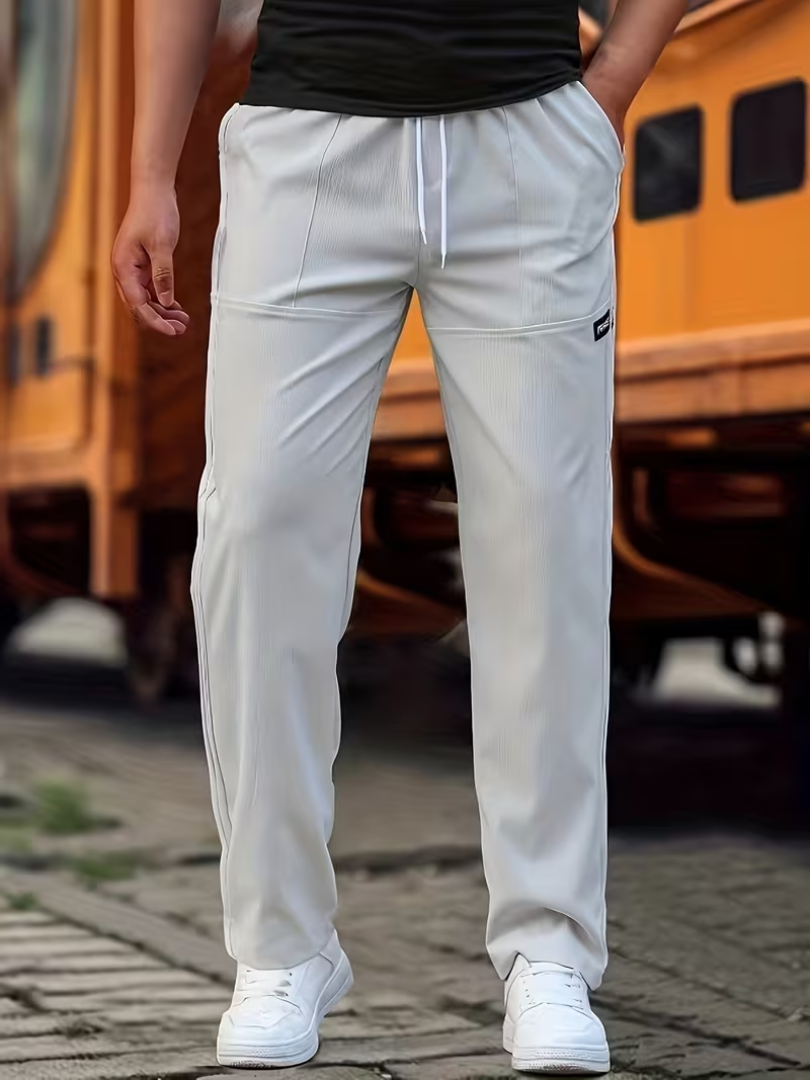 Everyday men's lightweight straight-leg pants in black, an essential for comfortable casual wear.