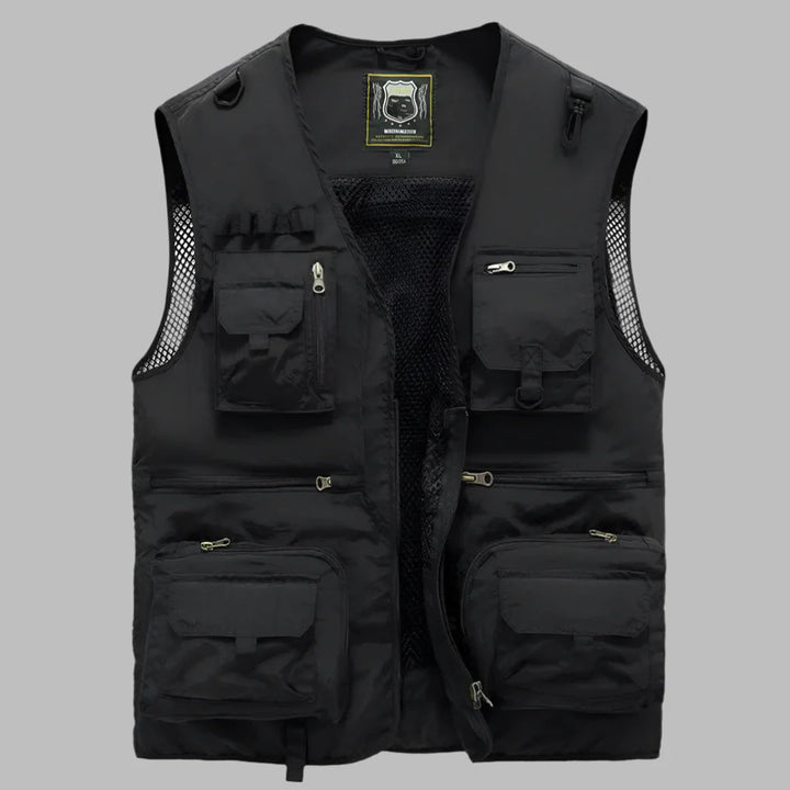 Functional multi-pocket vest for men, ideal for summer travel and outdoor activities.