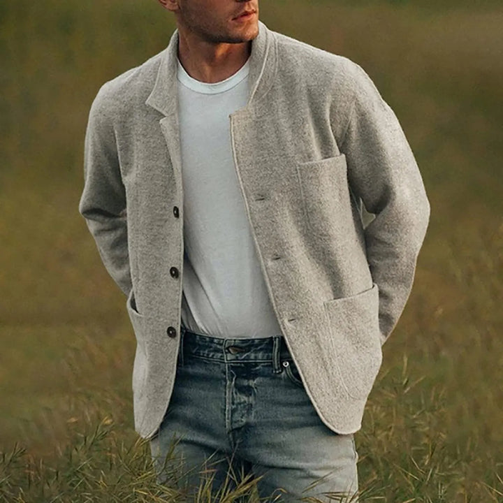 Men's lightweight versatile blazer with practical pockets. Ideal for smart casual & business casual style.