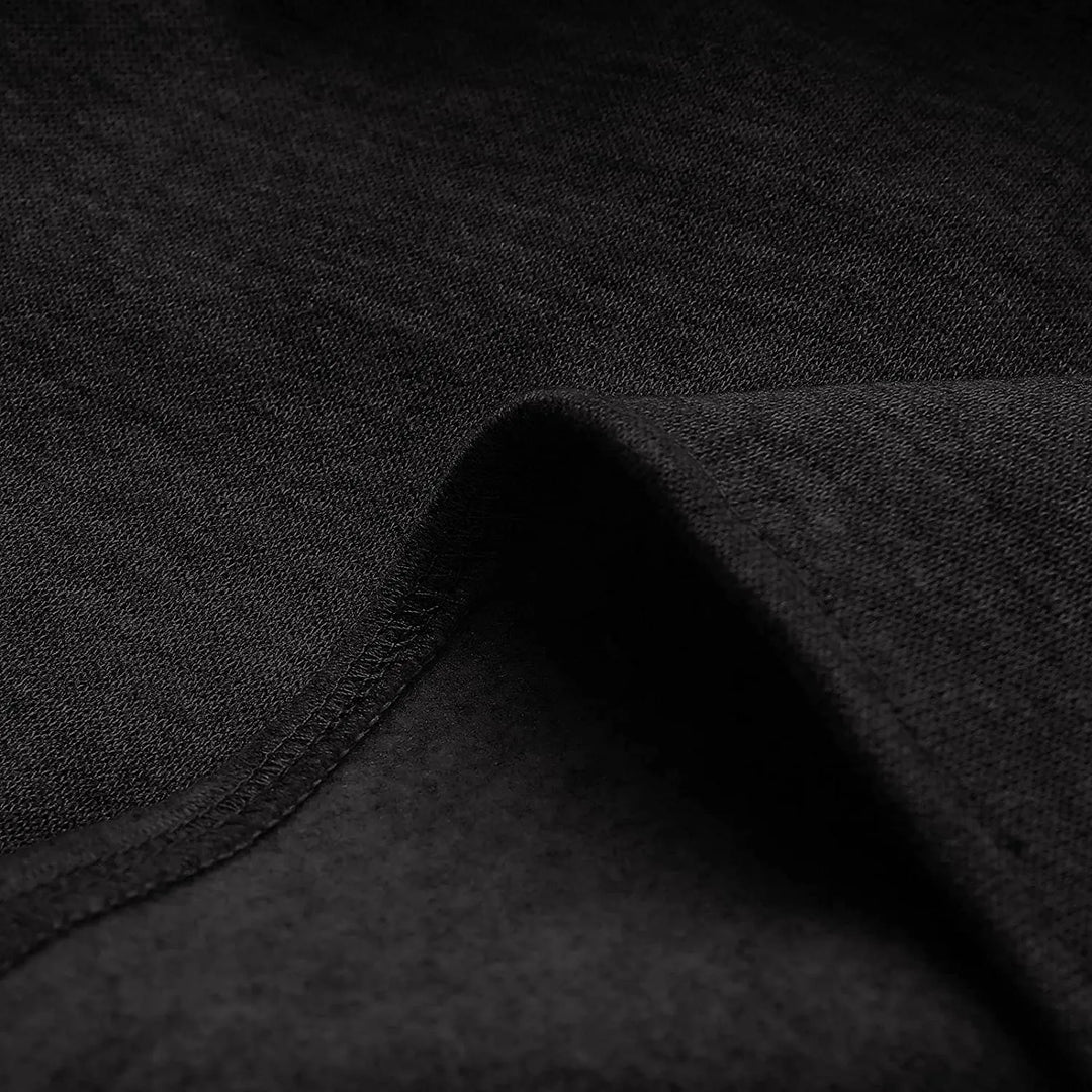 Sophisticated men's lightweight blazer with pockets, a versatile addition for business casual or elegant outfits.
