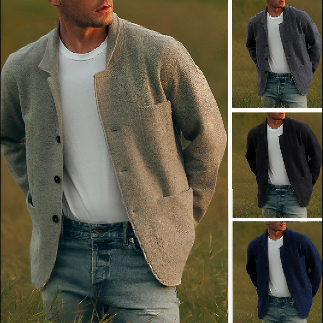 Effortlessly stylish men's lightweight versatile blazer, featuring practical pockets for modern mens fashion.