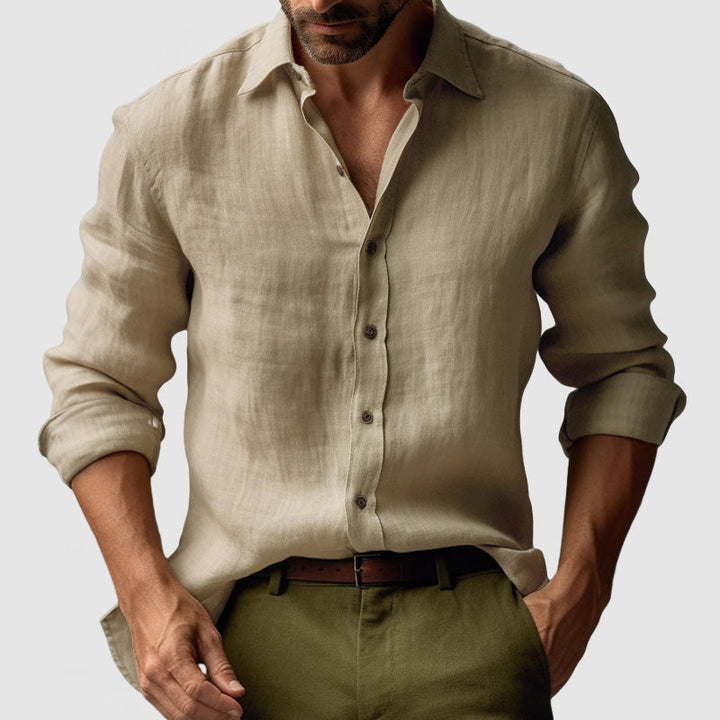 Timeless men's button-down long sleeve shirt, offering a comfortable regular fit for various casual occasions.
