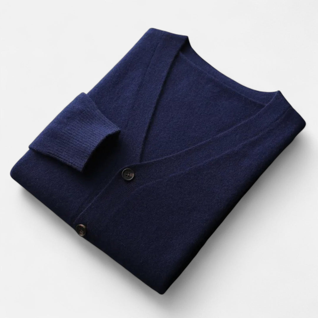 Stylish men's loose V-neck cardigan, ultimate knitwear for effortless layering and autumn comfort.