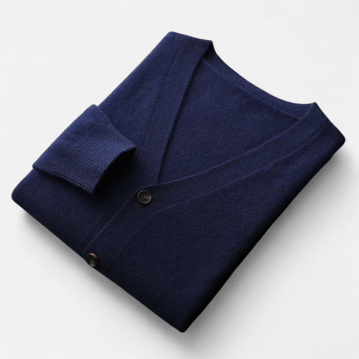 Stylish men's loose V-neck cardigan, ultimate knitwear for effortless layering and autumn comfort.