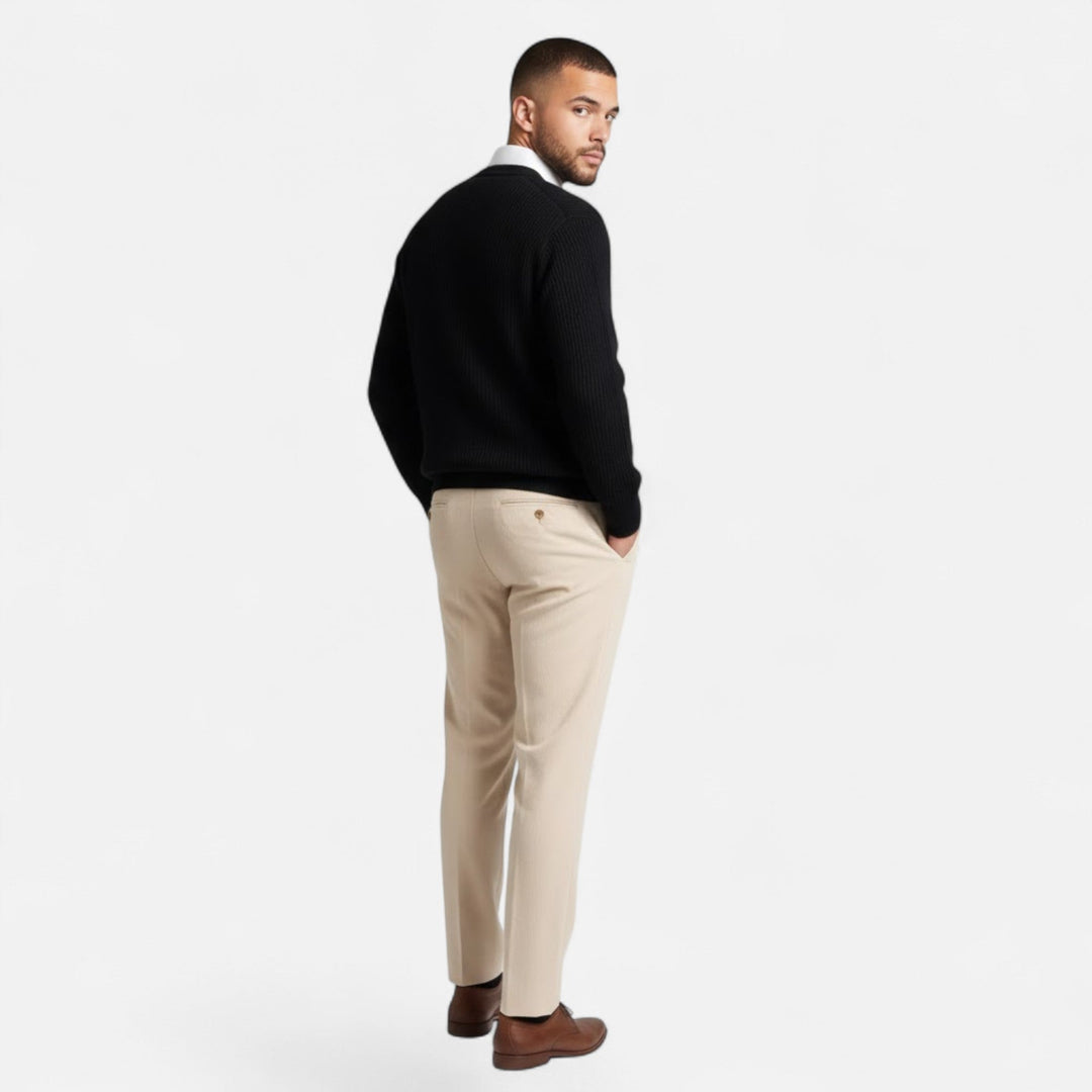 Versatile men's V-neck knit cardigan with a loose fit, perfect for smart casual or everyday wear.
