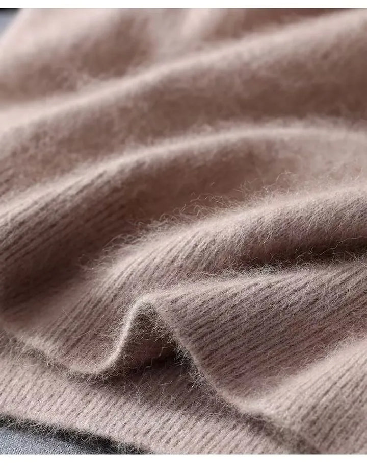 Essential men's luxury knitted crew neck t-shirt, a short sleeve staple for versatile smart casual and refined style.