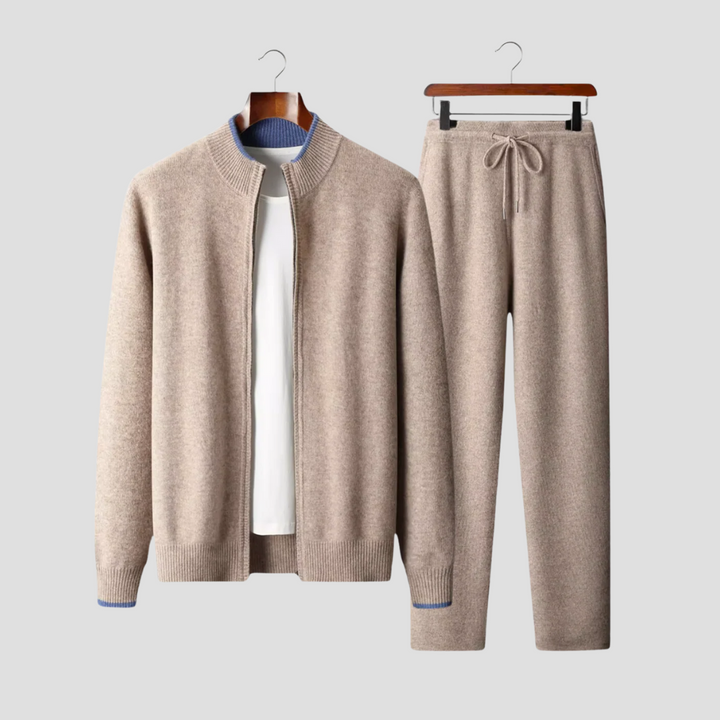 Men's Merino Wool Lounge Set: Cozy zip jacket and joggers for ultimate comfort and style.