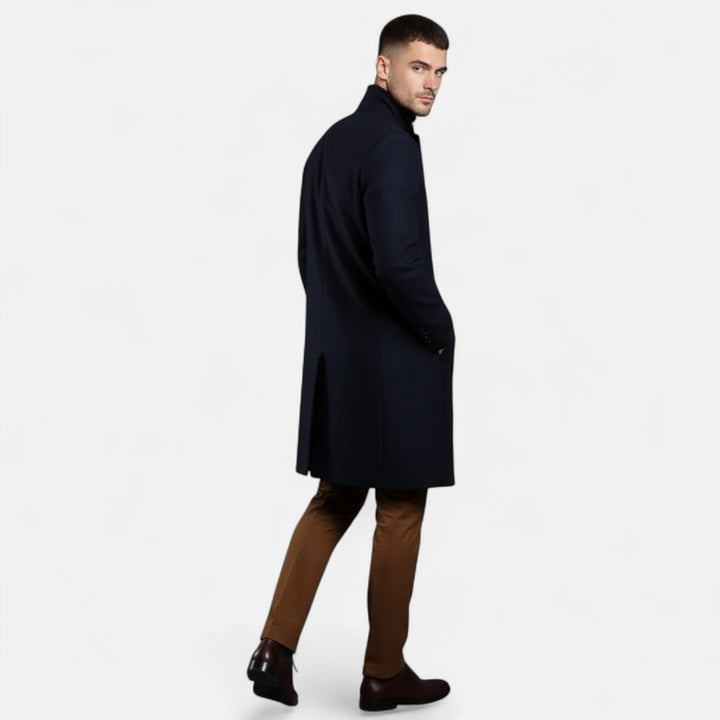 Elegant navy blue men's trench coat, combining warmth and sophisticated style