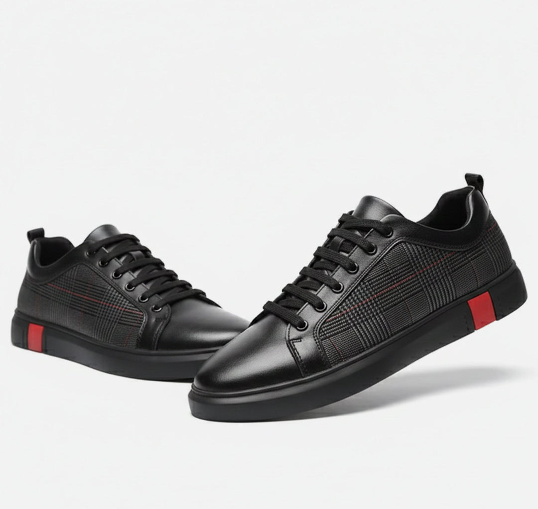 Everyday men's minimalist black sneakers, round toe. Comfortable low-top casual shoes for versatile men's style.