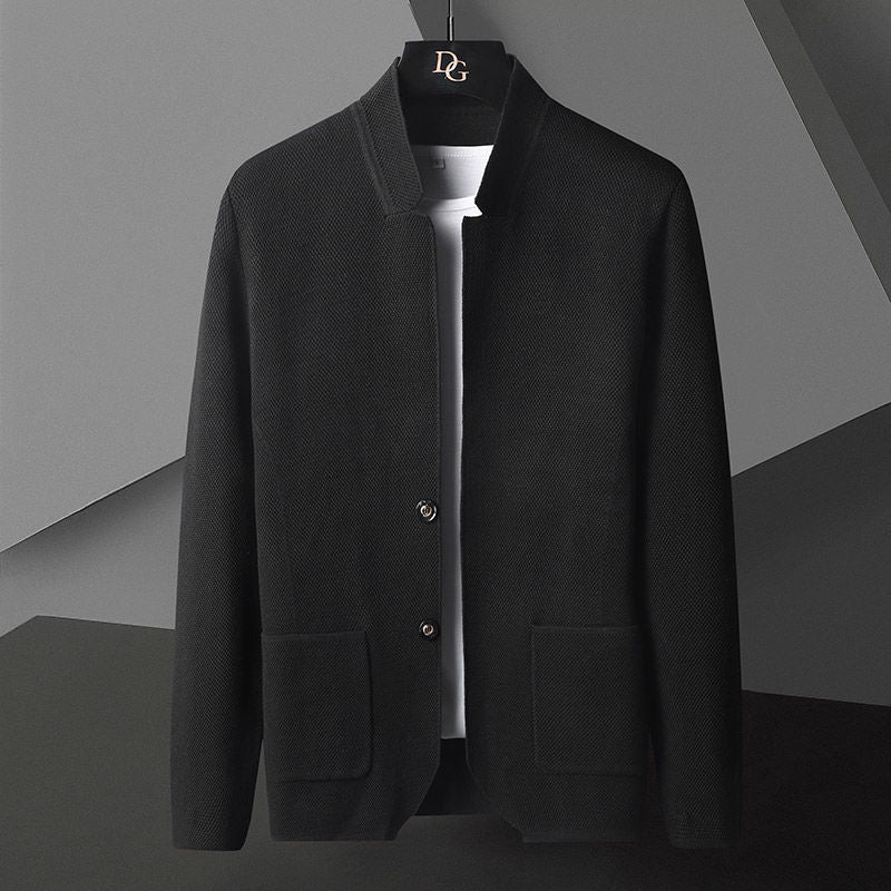Comfortable men's long-sleeve cardigan. Minimal textured design, ideal for everyday wear.