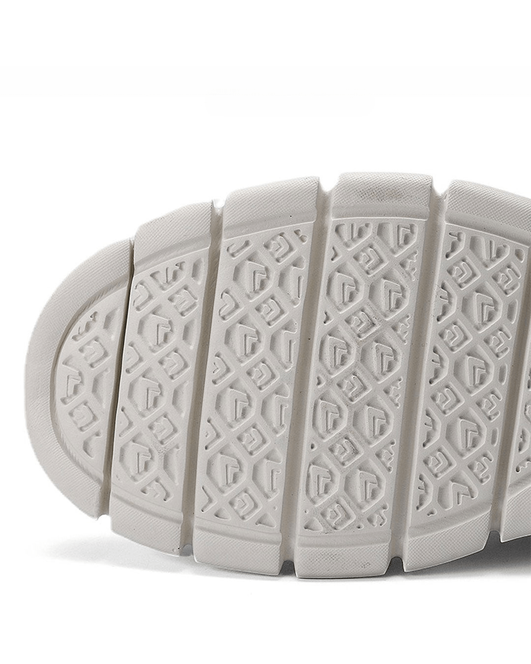 Lightweight men's comfort shoes, versatile for everyday walking and casual fashion.