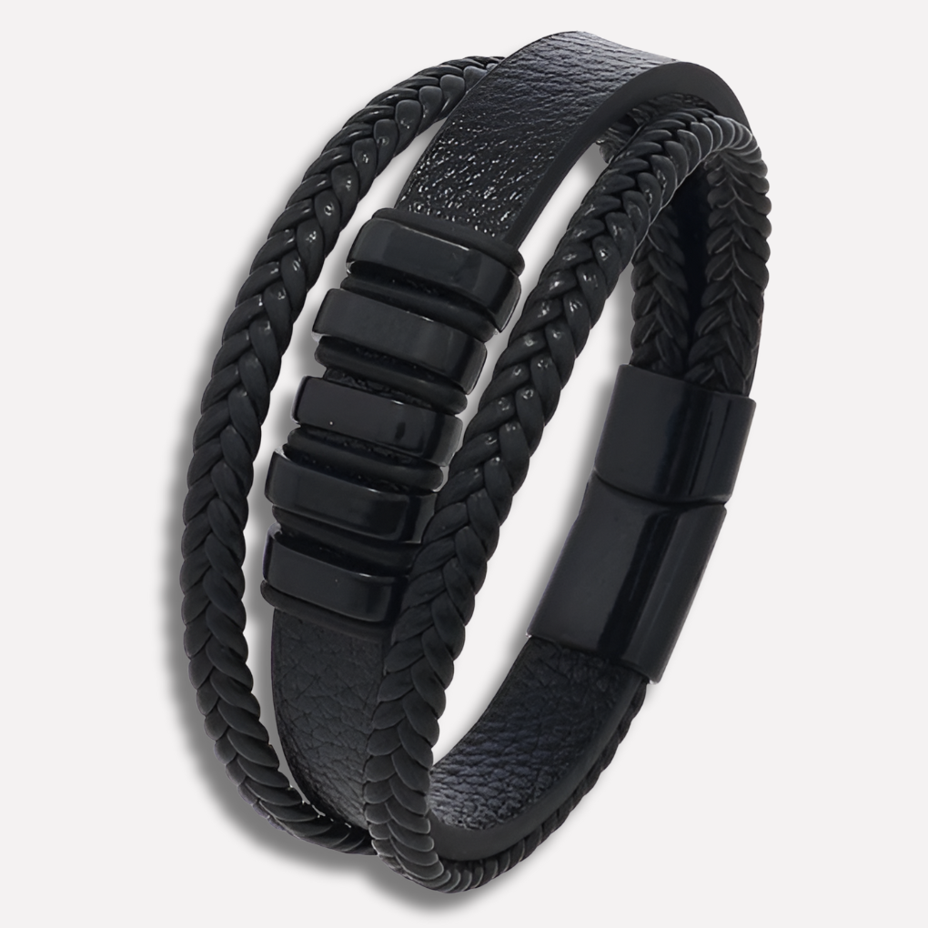 Timeless men's fashion bracelet, a sophisticated modern accessory for gentlemen, enhancing everyday style.