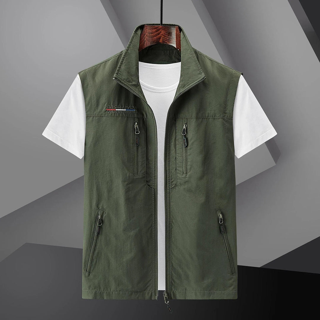 Functional men's multi-pocket vest perfect for summer outdoor activities
