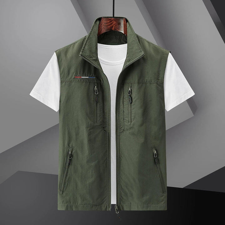 Functional men's multi-pocket vest perfect for summer outdoor activities