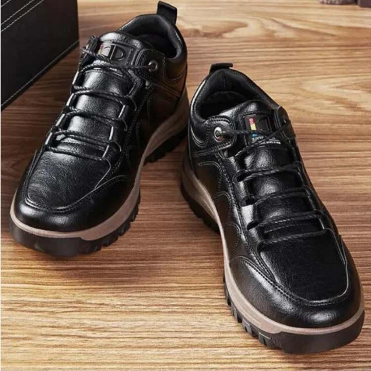 Stylish and functional men's orthopedic walking shoes, perfect for trails and everyday wear.