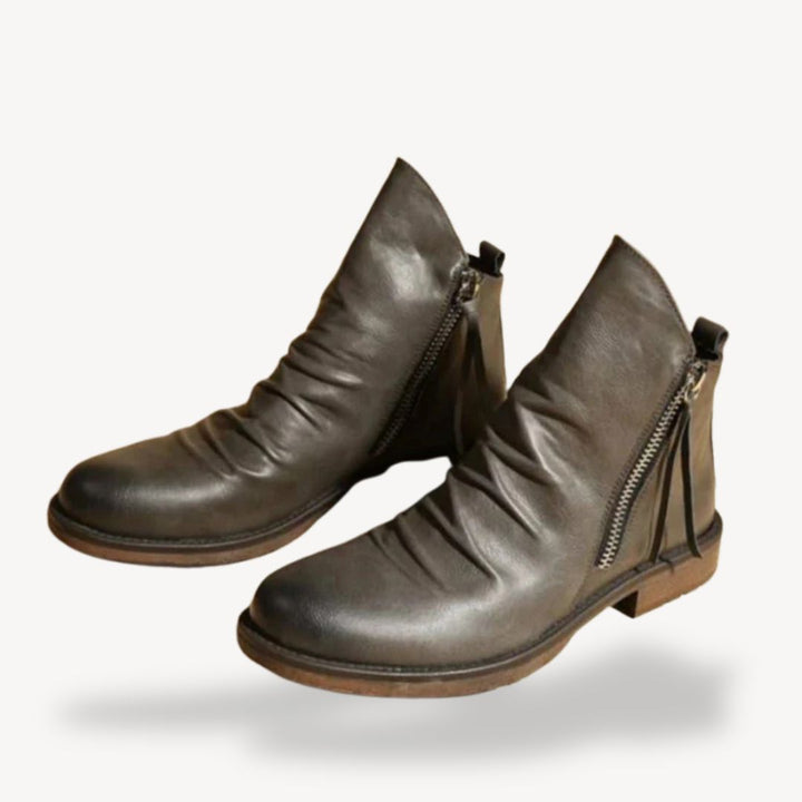 Classic men's retro boots, orthopedic design for comfort, support & durable wear. Perfect casual footwear.