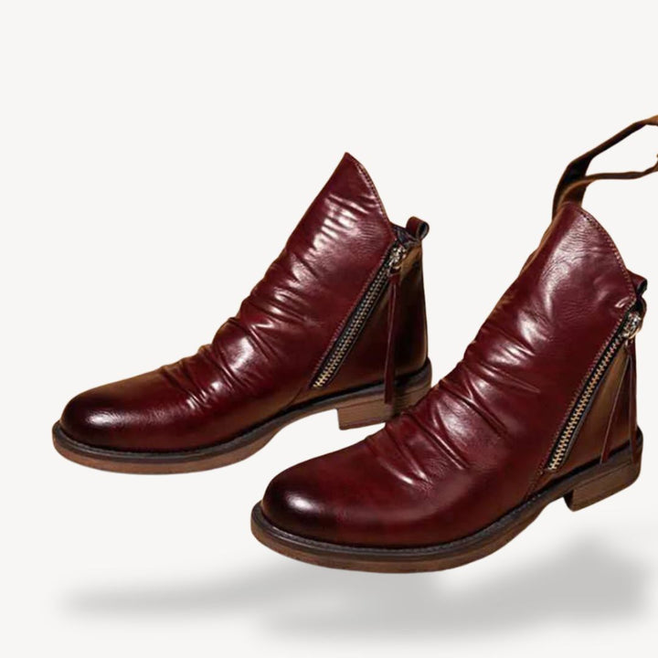 Comfortable men's retro orthopedic walking boots, combining timeless style with support for daily wear.